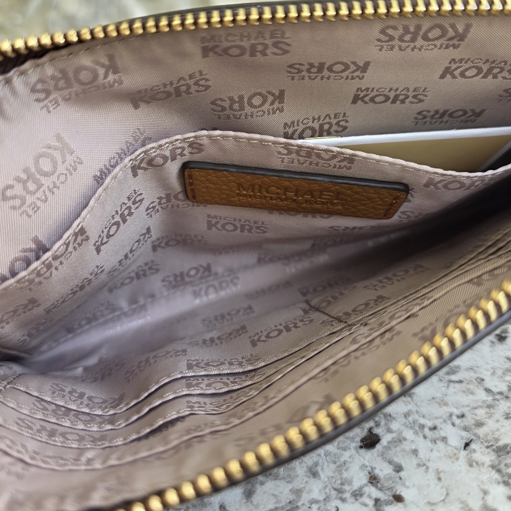 Michael Kors Bedford Studded Logo Large Brown Clutch - Picture 3 of 6